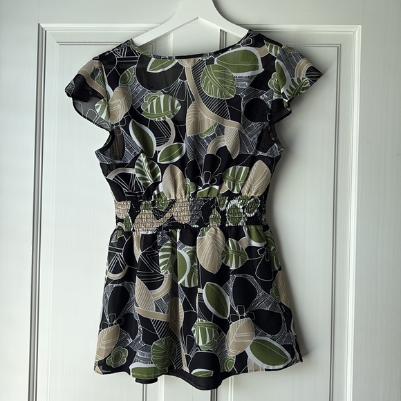 Apt. 9 Black and Green Peplum Blouse Top size medium - Picture 4 of 4